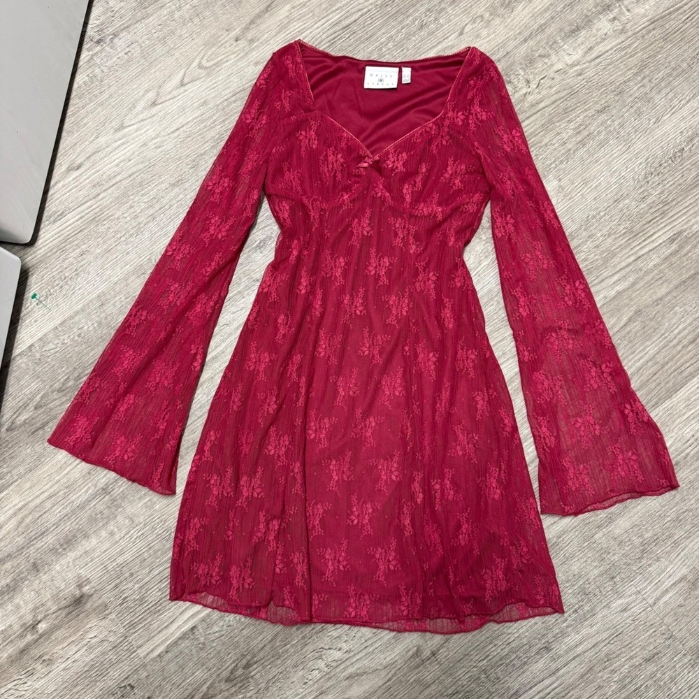 Daisy Street Red Lace Bell Sleeve Mini Dress Sweetheart Neck Women Size Medium